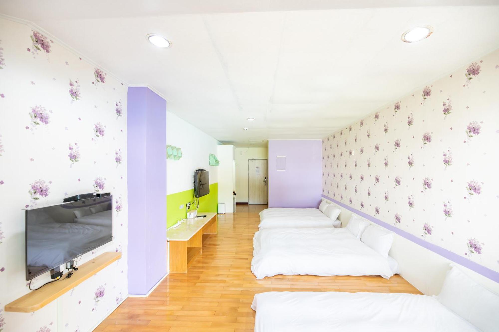 Lovestar Lakeside Hotel - Stars Building Nanwan Room photo