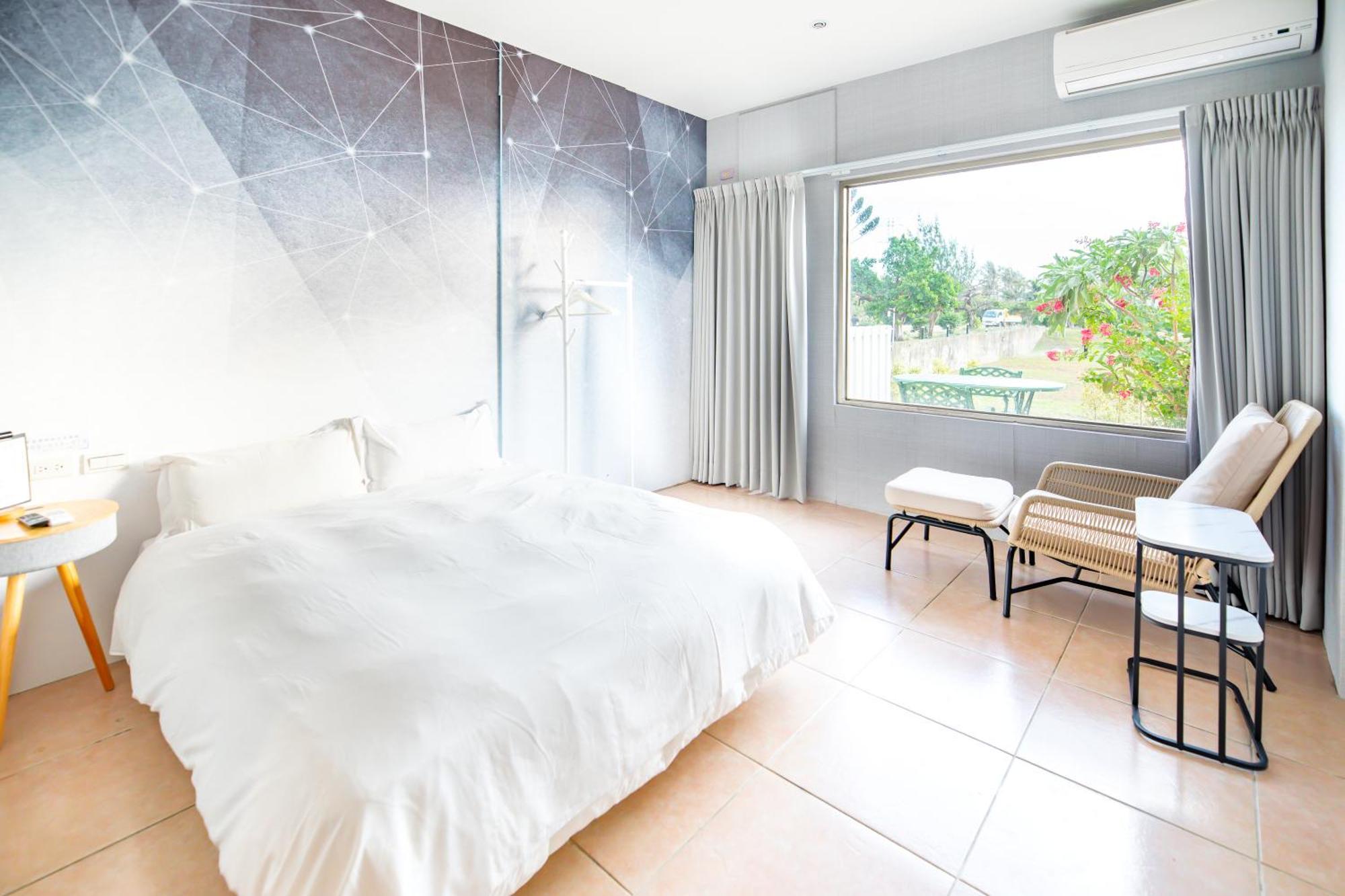 Lovestar Lakeside Hotel - Stars Building Nanwan Room photo