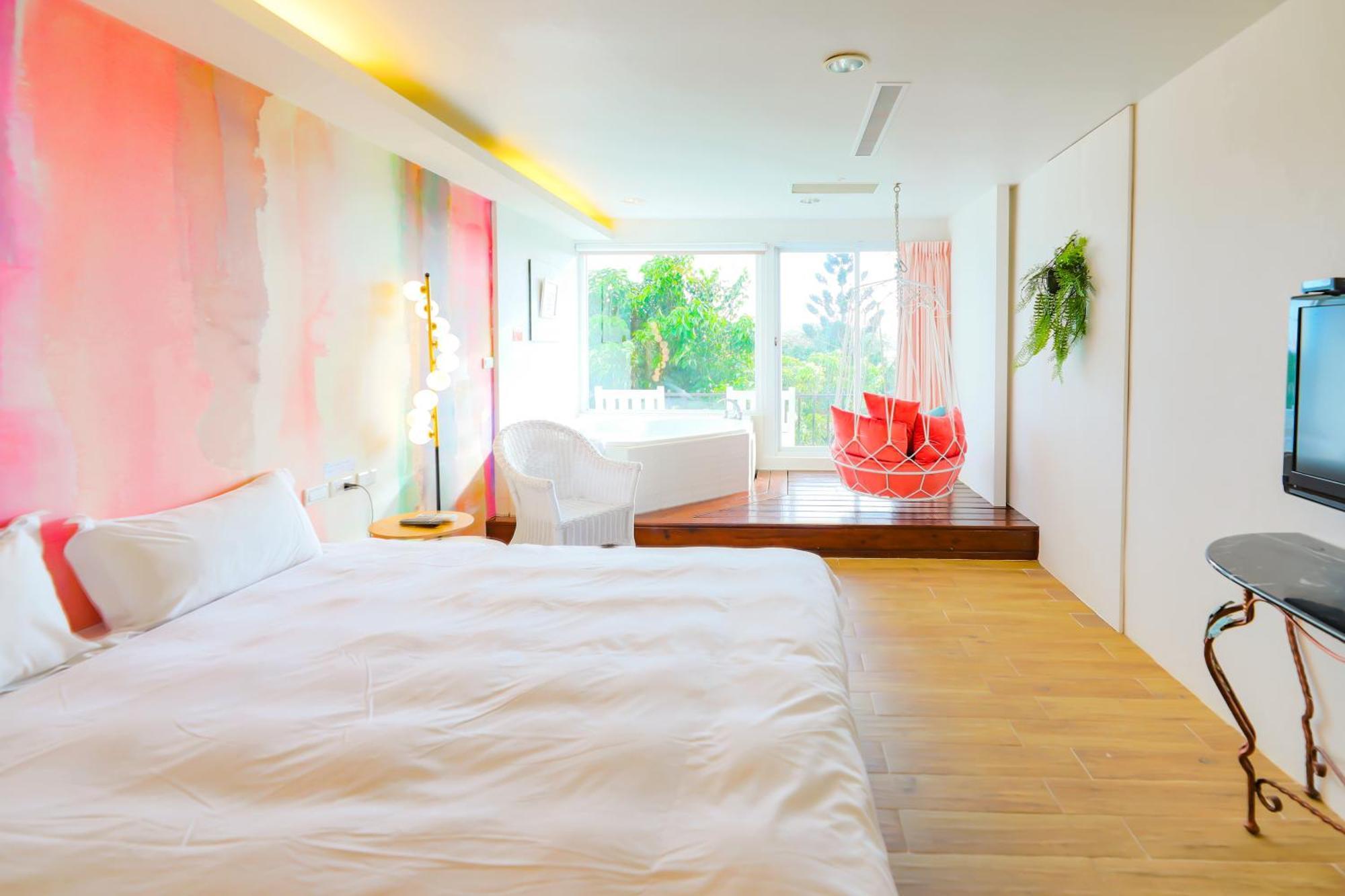 Lovestar Lakeside Hotel - Stars Building Nanwan Room photo